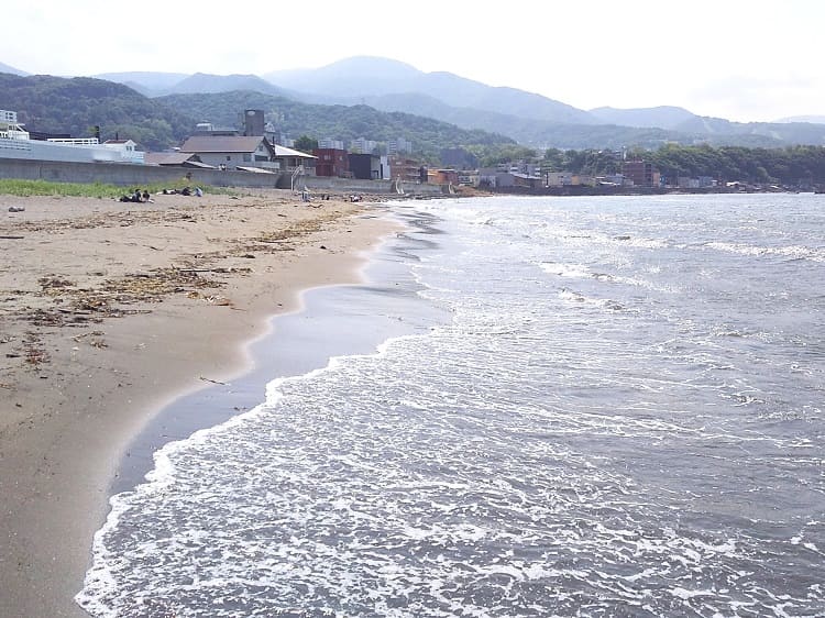 SAPOSATSU's tweet photo. 唐突に
浜辺で日光浴をしたい

こっちじゃ七夕って8月7日なのねん https://t.co/VjvKLHzzzN