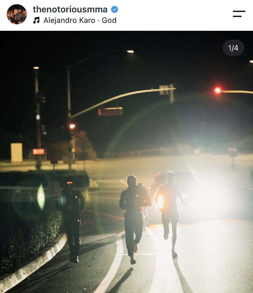 DovySimuMMA's tweet photo. Conor McGregor doing night runs 

he’s back https://t.co/gRGGbCSg2U