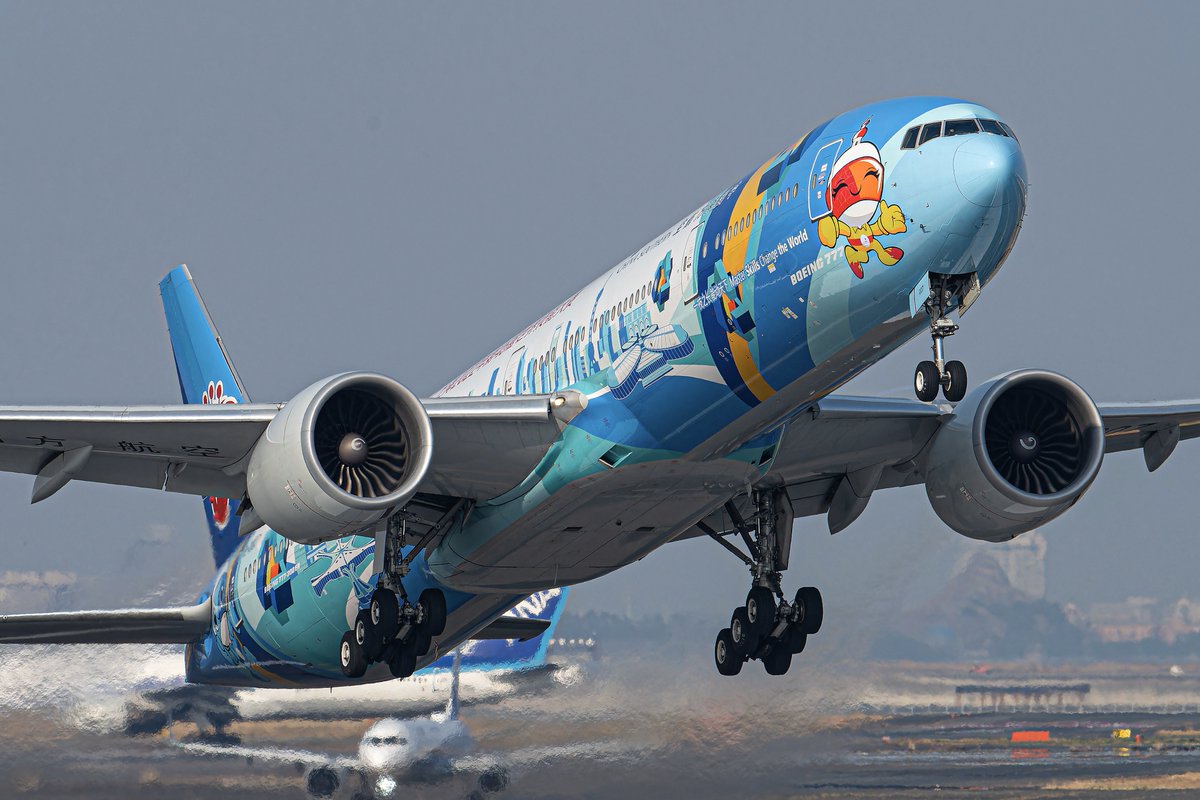 m414_p's tweet photo. #B777からしか得られない栄養素 https://t.co/dXeavnsNwJ