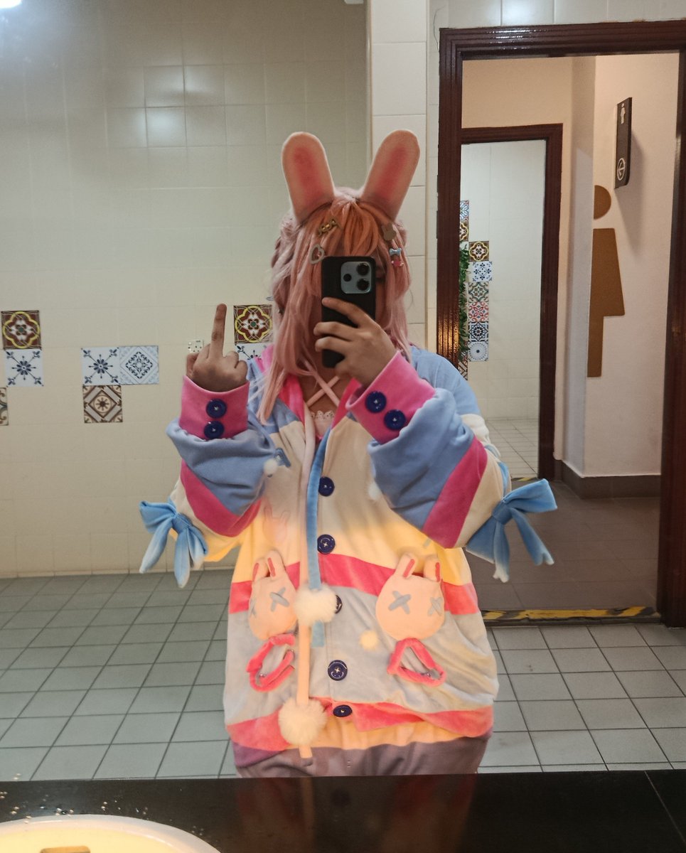 RyujiLi's tweet photo. Placeholder photo for now but proud to say, definitely first person in Malaysia to do Pippa cosplay. (Phasecon in Malaysia please) 

#capippalist #pipkinpippa #pipkinpippacosplay #MMOARTPG https://t.co/GHZR5iaRwC