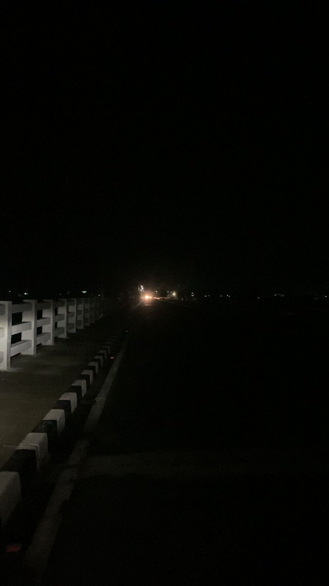 RajanSahoo2001's tweet photo. ଆଠମଲ୍ଲିକ-ଧଳପୁର ସେତୁରେ ନୂତନ ଭାବେ ଲାଗିଥିବା ଷ୍ଟ୍ରିଟ୍ ଲାଇଟ୍ ଅଚଳ ହୋଇପଡ଼ିଛି। ଯଥାଶୀଘ୍ର ଏହାର ମରାମତି କରିବାକୁ ବିଭାଗୀୟ ଅଧିକାରୀମାନଙ୍କୁ ଅନୁରୋଧ @NacAthmallik @SubCollectorAlk @BDOAthmallik @UpendraLuha @angul_dm @abdaal https://t.co/LhbDhcx0lc
