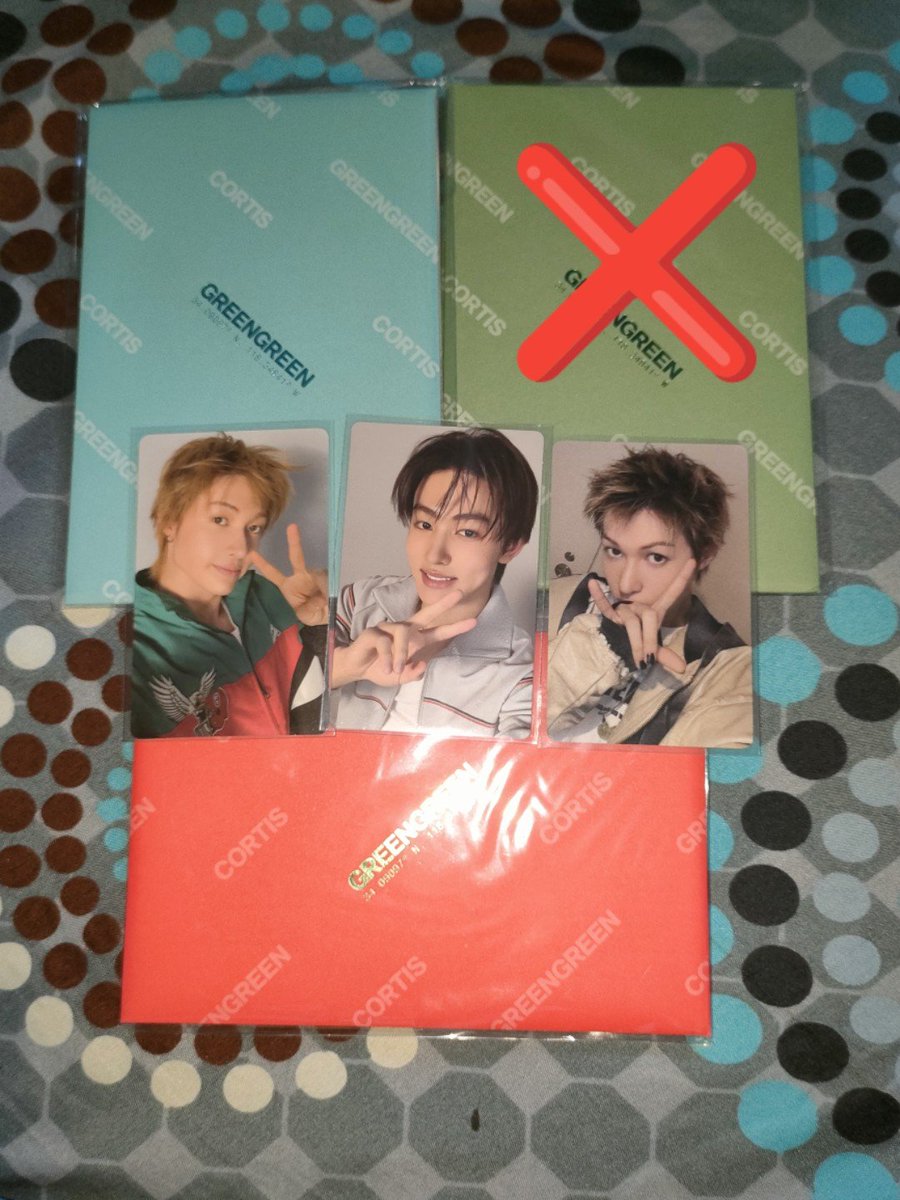 mooniecherry__'s tweet photo. wts | want to sell
Photocard Seonghyeon Martin  &amp; Album Weverse Ver Cortis

🏡 Jateng
💸 200k (martin yzy 4.0)
💸 120k (seonghyeon stuchoom)
💸 115k (martin stuchoom)
💸 120k (pano a|sealed)
💸 50k (potrait a|album only)
💚 exc adm oren 12% 
🌟 splitpay
❌ Not for sensitive buyer https://t.co/7nbjq1BnP4