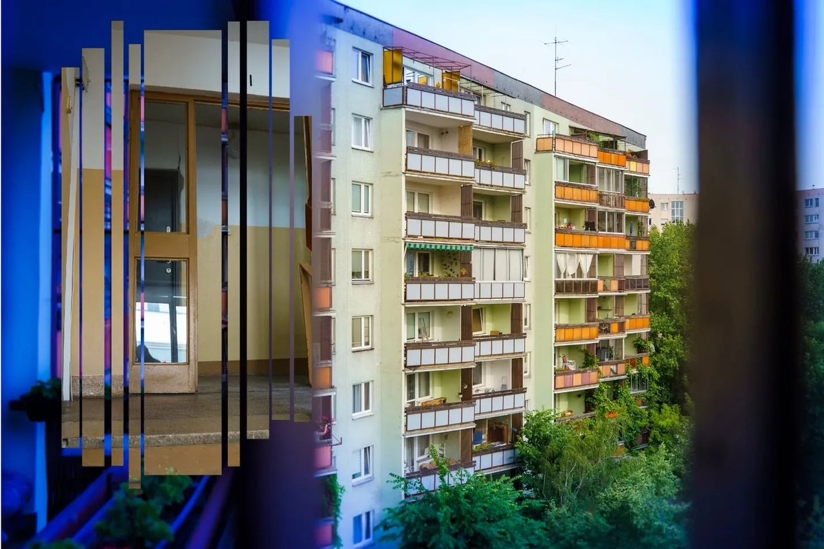 OficjalneZero's tweet photo. Czynsze grozy. Płacą krocie a mieszkają w slumsach. „Wstyd kogoś zaprosić” ‼️

Kwoty gigantyczne, frustracja mieszkańców jeszcze większa. Do tego stan niektórych bloków spółdzielczych wołający o pomstę do nieba. Mamy kolejne zgłoszenia z całej Polski – ludzie pokazują nam swoje czynsze z kosmosu. – Płacę 1050 zł, a blok taki, że wstyd zaprosić kogoś do siebie – opowiada nam pani Joanna z Bielska–Białej.

🖋️ Olga Karaban (@portalzeropl)