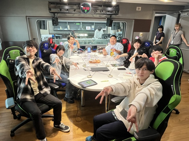 KD_voice_actor's tweet photo. 【コロン🦊】
ラジオ関西さんの『Clip』月曜日、『走れ！Clip特派員！』コーナーに生出演したよ～！

今回のテーマは"ギャル最強説"✊🌺
テンションアゲ～⤴️でお話ししてくれたよ～！

今年の出演は、昨日の第4回目がラストだったんだ🐾
みんなよくがんばったね🦊

#ラジオ関西 #げっくり #神戸電子 https://t.co/8A4kxO4cCX