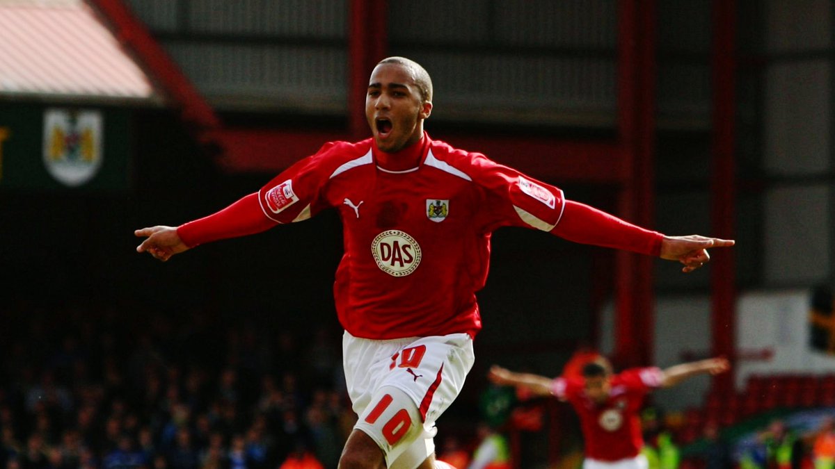 Champchatpod24's tweet photo. 🔙 Former Championship footballer of the day:
Nicky Maynard.
#BristolCity #CCFC #CreweAlex #MKDons #WHUFC #WAFC https://t.co/S3zRgKX8dz