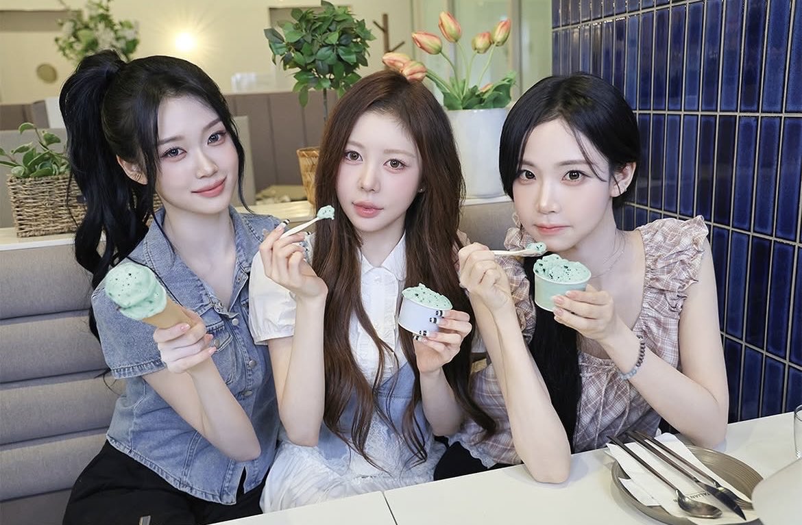 gapyeonghaus's tweet photo. [260707]
#tripleS Instagram update w/ Hyerin, Nakyoung, Yubin

#HyeRin #혜린 #정혜린 #ヘリン
#NaKyoung #나경 #김나경 #ナギョン
#YuBin #유빈 #공유빈 #ユビン https://t.co/Ck2IO14dQm
