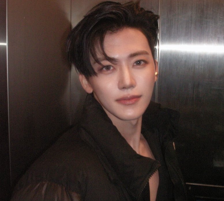 hellrock6ix's tweet photo. พี่แจมินตอนเซ็ทผมเปิดหน้าผากโคตรหล่อ พออยู่กับสีชมพูที่เขาชอบก็โคตรน่ารัก นี่หึงทุกรูปที่ลง ㅜㅜ https://t.co/WlcIH77b52