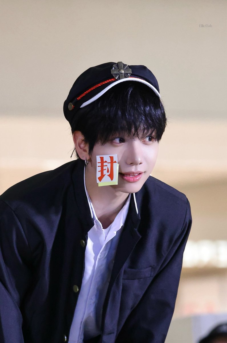 mjhhhaa's tweet photo. 아 잠시만 이게 명재현이야..? https://t.co/kYLVDqMz5A