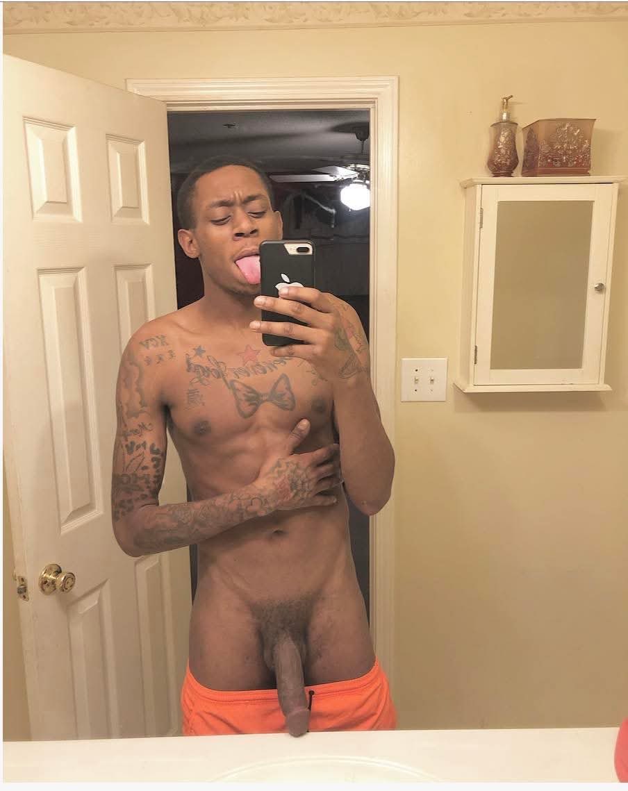 ReckDaGoat's tweet photo. @FansLuvBenji Need dat 😎🔥🥵 https://t.co/hM9lwUKemp