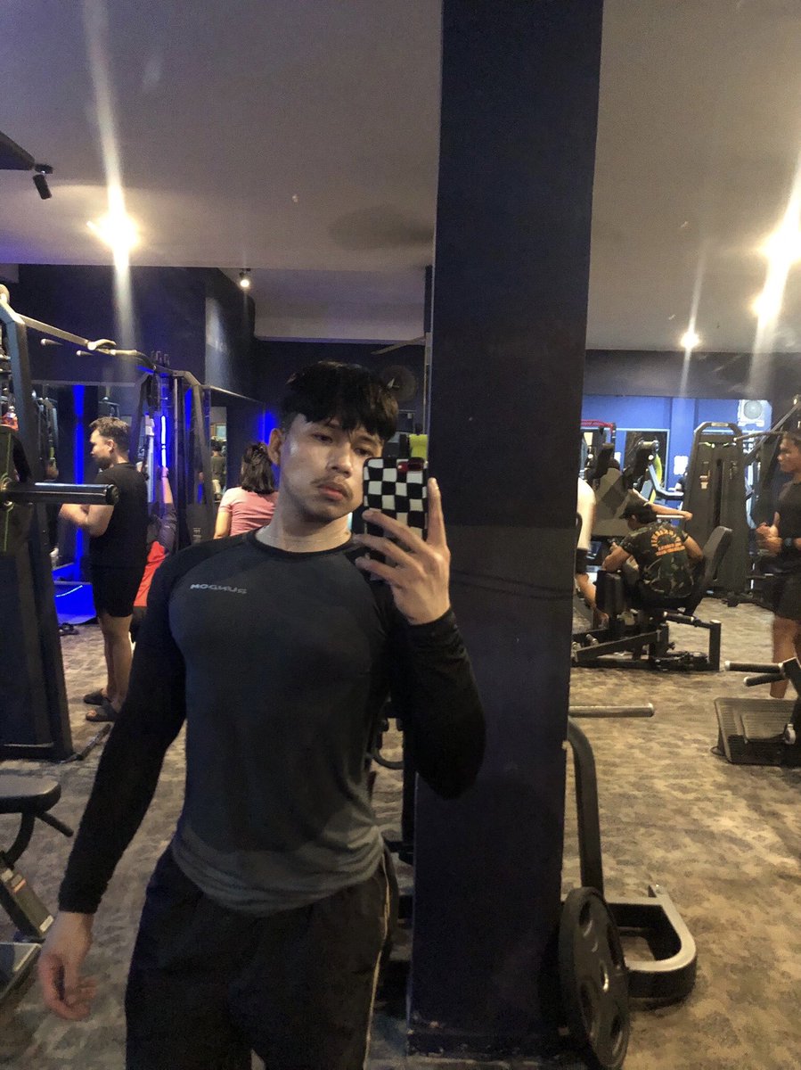 sugarbabby6's tweet photo. hasil gym 6 bulan😌🤏🏻 https://t.co/ePrOsCsXkT