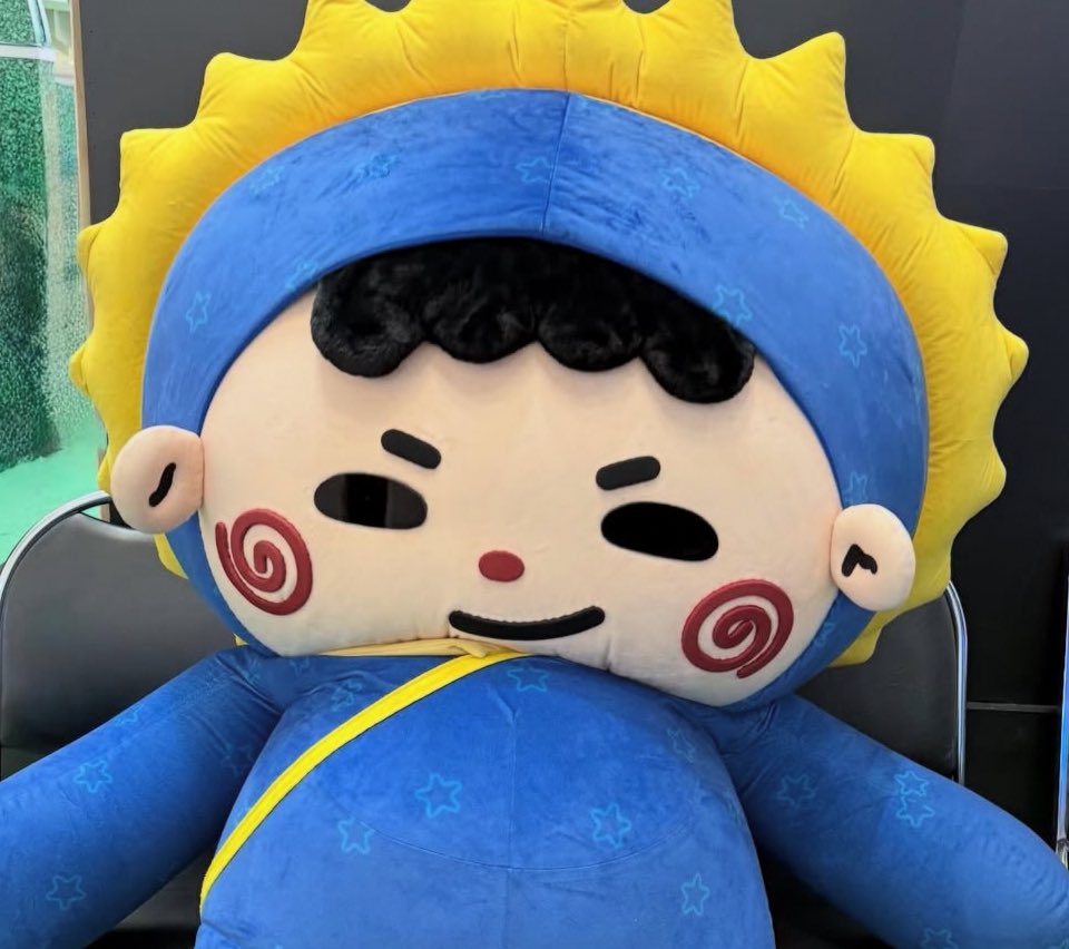 coolnekodaisuki's tweet photo. ☀️ ตอนแรกที่จูนิมิตเค้าเนี่ย ฝันเห็นลูกเราเป็นหน้าโล้น ๆ เลยไปขอพร ขออะไรก็ได้ให้หน้าของลูกดูซนมากขึ้น หลังจากนั้นท่านมาเข้าฝันให้วาดยากันยุงสิ

คำพูดมากมาย ความหมาย ยากันยุง 55555555555

3CE JUNIOR LIVE

#3CELipxJunior #JUMMO https://t.co/9TgCGl7rjU