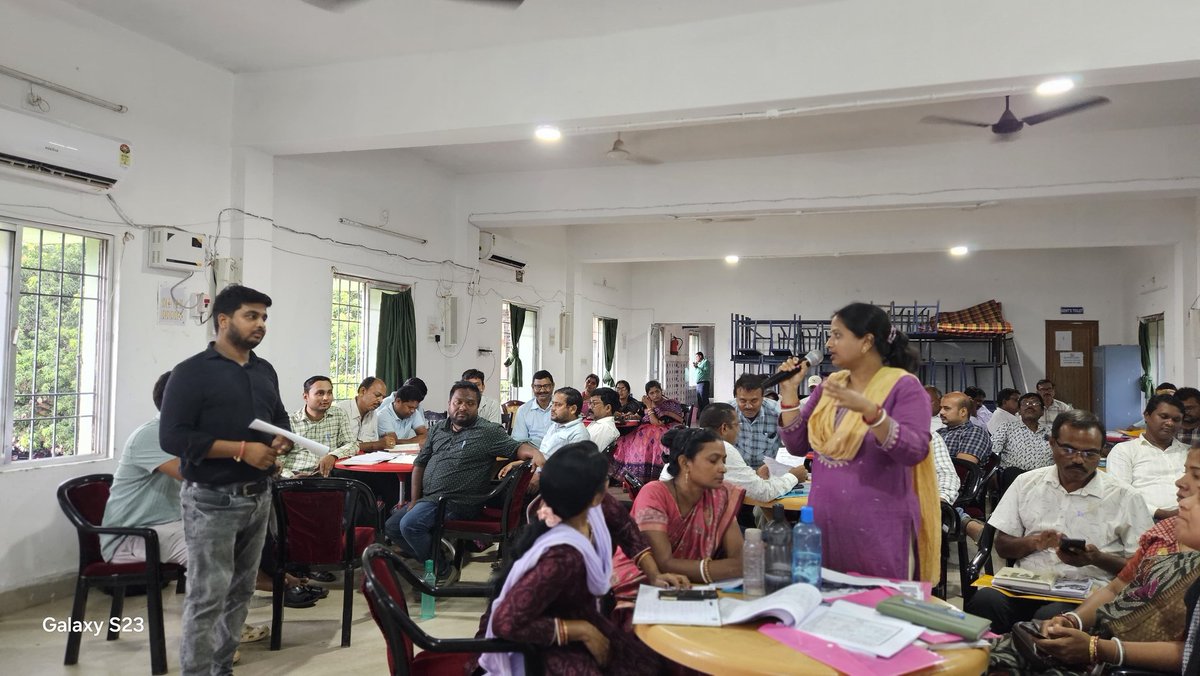 dietmbj's tweet photo. The programme served as a dynamic platform for collaborative learning, reflection, and capacity building, equipping CRCCs with practical strategies to enrich teaching-learning processes and ensure quality education in schools.@DM_Mayurbhanj https://t.co/gk5AdQJapg