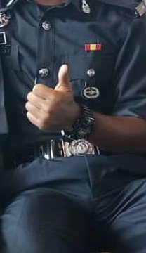 PolicemanP10's tweet photo. bukak zip seluar bang nak tak aiskrim bang ni bugle semakin mengancam ni. https://t.co/VhdFE7uAR8