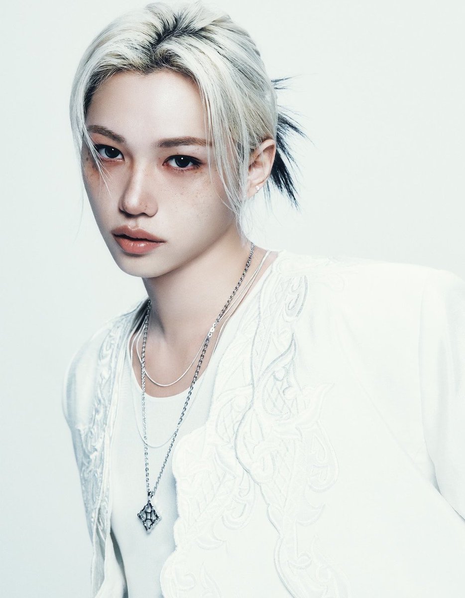 nbn02z's tweet photo. อีกคนก็หน้าตาทรงพระเอกธงดำร้ายๆ อีกคนก็หน้าตาใสซื่อบริสุทธิ์มากเป็นนางฟ้ากับซาตานจริงๆ เคมีเคใจที่อ.อุ๊ตามหามากอ่ะฮวังพิล https://t.co/1Z0SyDQsKf