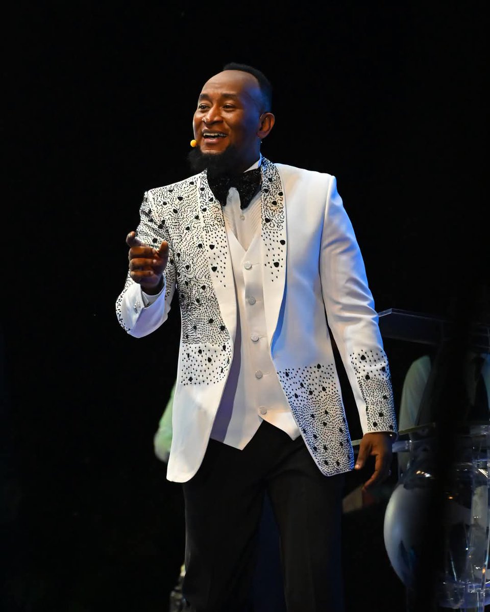 Denis_Austine's tweet photo. So many people are active in the natural that everything of the Spirit seems to have been silenced and neglected, but a time comes and you realise that the realm that gives you the advantage in this life, it is the realm of God.
#ProphetElvisMbonye
.@FoxNews
.@TV1Rwanda https://t.co/Lldtn0UdPc