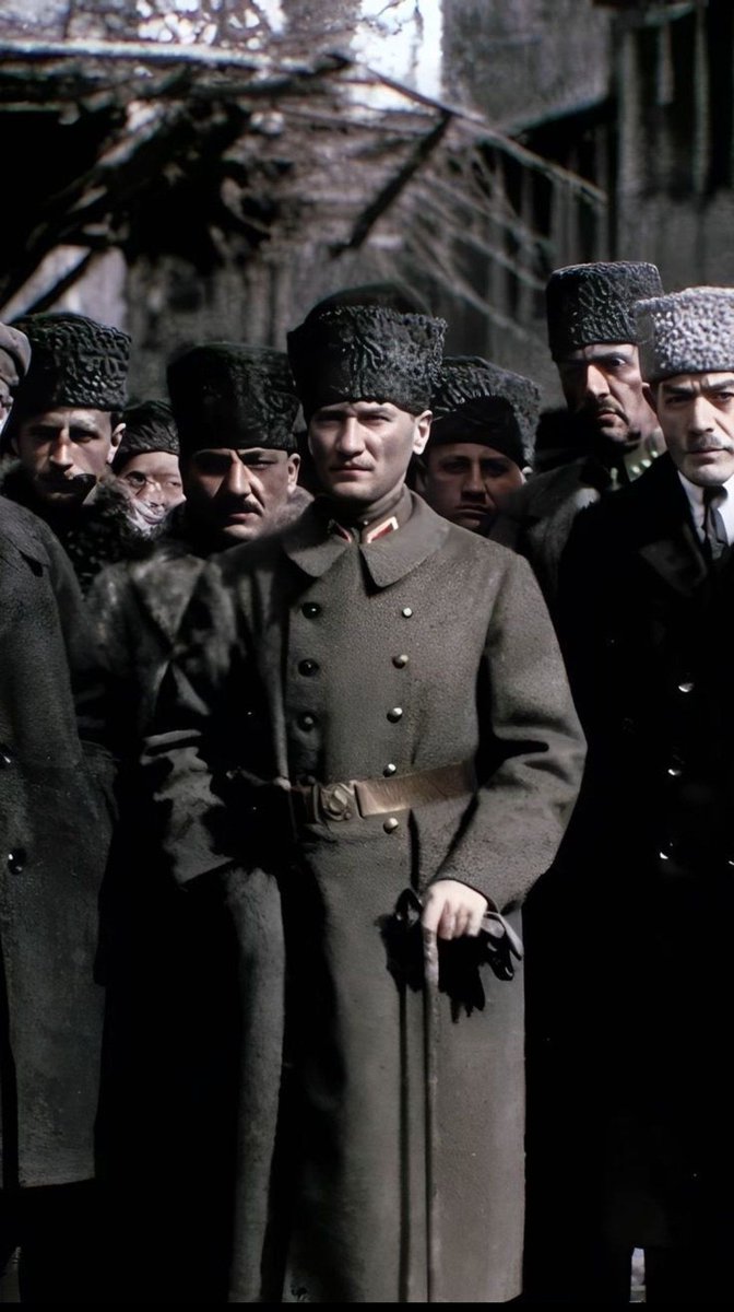BeyhanArk2's tweet photo. "Hiçbirimiz olmasaydık,
Kurtuluş Savaşı'nı Atatürk yine başarırdı.
Ama o olmasaydı hiçbirimiz onun yaptığını yapamazdık."
#RaufOrbay
G ü n a y d ı n d o s t l a r ı m..🤗
E n g ü z e l i n d e n...🇹🇷💗 https://t.co/MPsljheGEY
