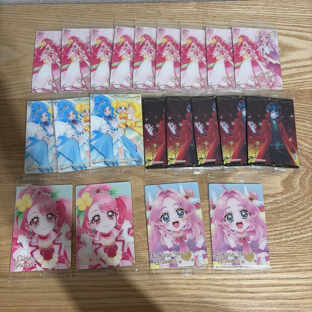 ten33055's tweet photo. 【交換】プリキュア ウエハース 13
譲→画像のもの
求→キュアエクレール、キュアムーンライト(過去弾HR、R)、ジェット先輩(ゆるく集めてます)
郵送での取引希望。比率違い可。HRは条件厳しめでいかせて頂きます。
お気軽にお声掛け下さい。 https://t.co/pc4v0KQ7cf