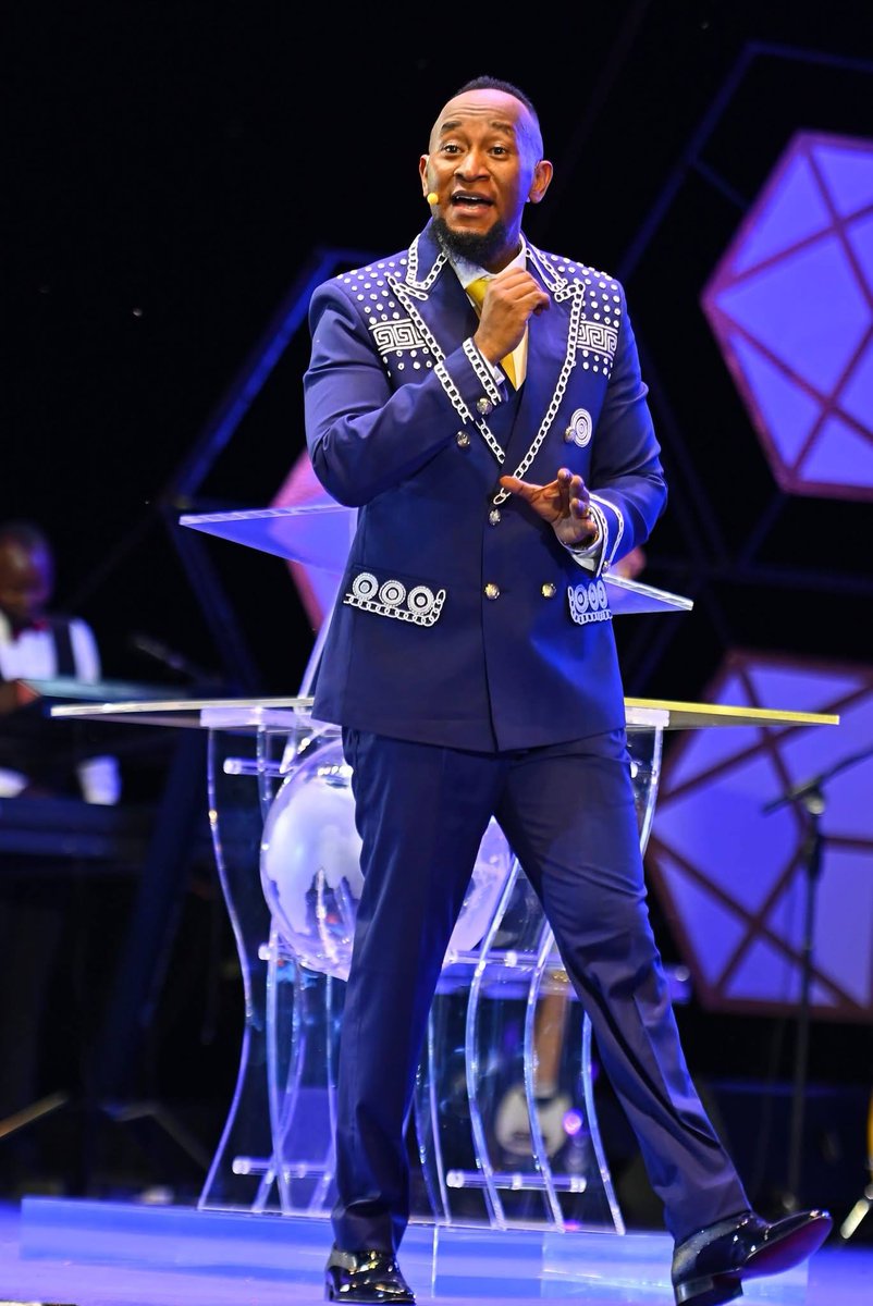 Denis_Austine's tweet photo. If you to be different from the rest, with extraordinary results and manifest a life that has transcended time, you need to understand the dimension of God, be able to discern and work with it,  in otherwords to operate Spiritually.
#ProphetElvisMbonye
.@hilsong
.@HopeChurchLV https://t.co/oNhhJIq6Ab