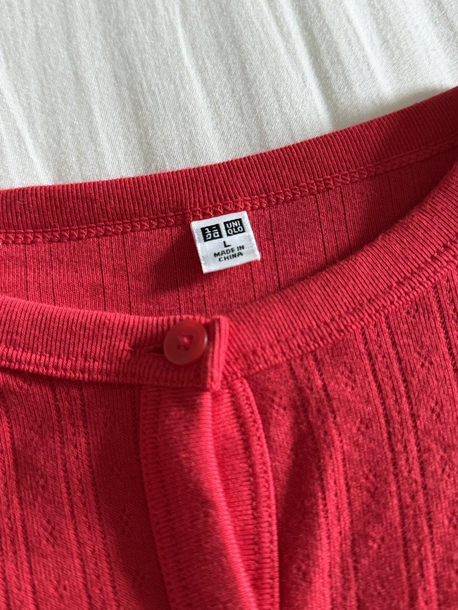 _ddandelions's tweet photo. Cardigan Uniqlo 🍒♥️

size L อก 35 🍓

piece 250.- ( from 790.- ) 

#ส่งต่อเสื้อผ้า #ส่งต่อเสื้อผ้ามือสอง #โล๊ะตู้
#ส่งต่อuniqlo #uniqlo #ยูนิโคล่ https://t.co/FhLu3Xx4VW