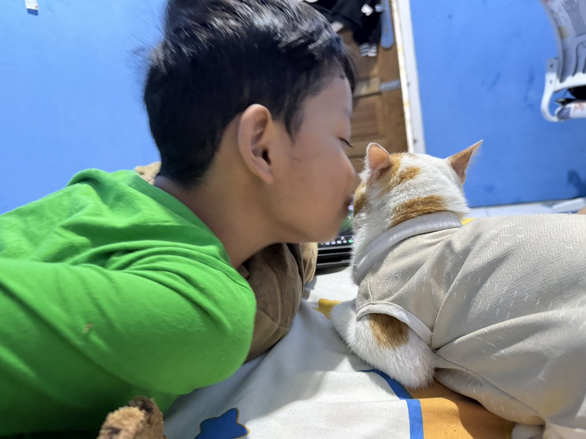 burntchsecke's tweet photo. Sayangnya mama https://t.co/Nv8hGwXsX8