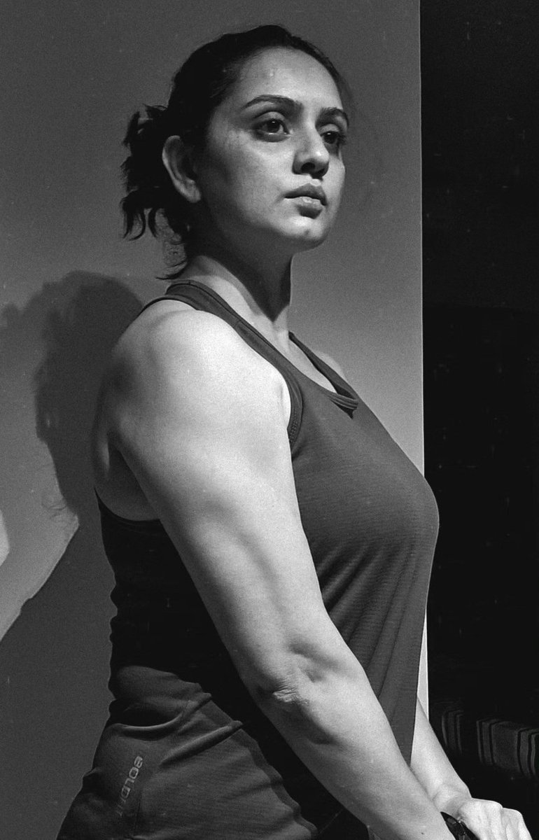 TrendCulture_X's tweet photo. 39 Years old Marathi Mommy Shruti Marathe https://t.co/VMFEgqX4hA