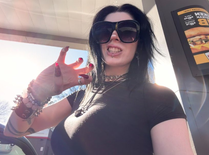 raydarkmercy's tweet photo. i really am just a sweet girl with slightly evil tendencies https://t.co/oCsacAEHCI