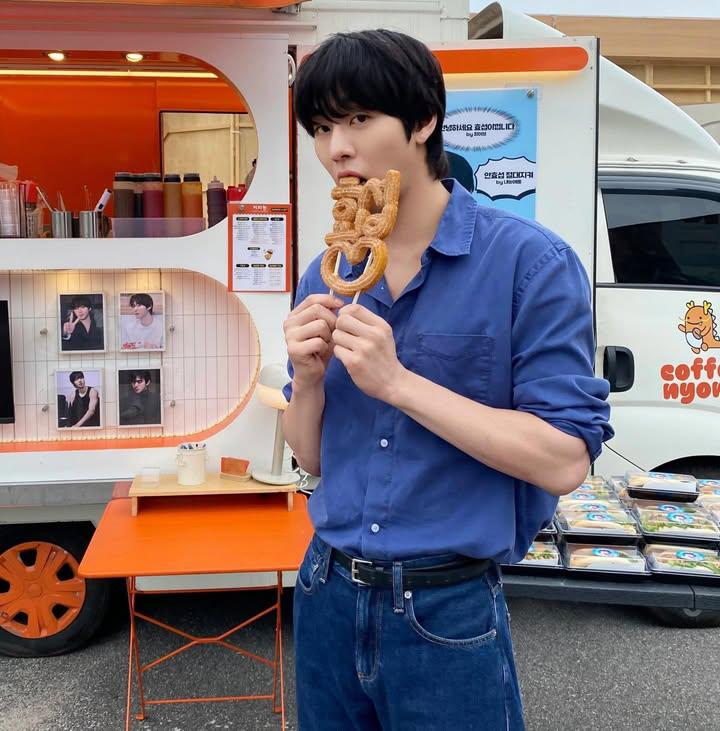 baeghyoju915001's tweet photo. ๐๐๐๐๋
7์ 7์ผ ํ์์ผ:
<ํ์ด๋ ํ
์ด๋ธ> ์ํจ์ญ(AHN HYO SEOP)
๐งโ๐ณ๐
#์ํจ์ญ
#AhnHyoSeop
#ๅฎๅญ็ฎ
#ใขใณใใงใฝใ
#ํ์ด๋ํ
์ด๋ธ
#FinalTable https://t.co/G19Ckz7w5Y