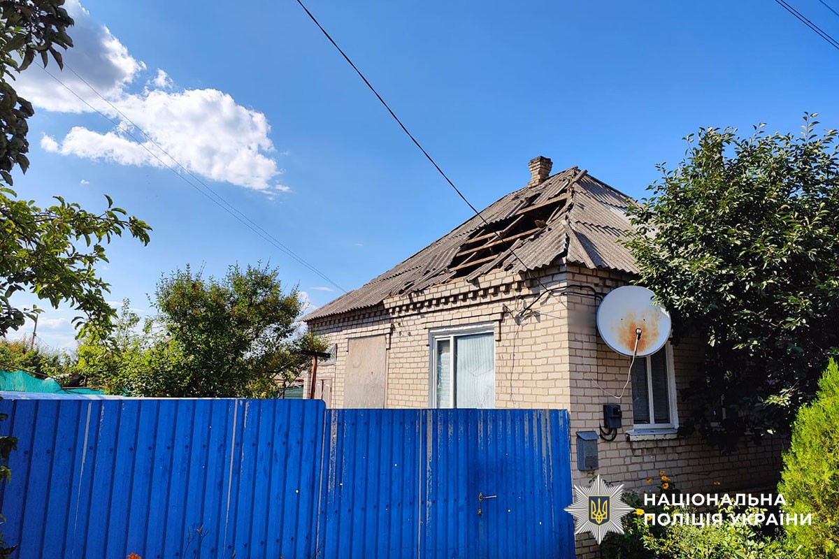 anticrisismedia's tweet photo. За добу російські війська завдали 1 253 ударів по Донеччині. Поранення отримали 19 мирних жителів, із них 14 – у Краматорську. Обстрілів також зазнали Дружківка, Слов'янськ, Білозерське, Новодонецьке, Райгородок і Самійлівка. https://t.co/4CzwYtLYki