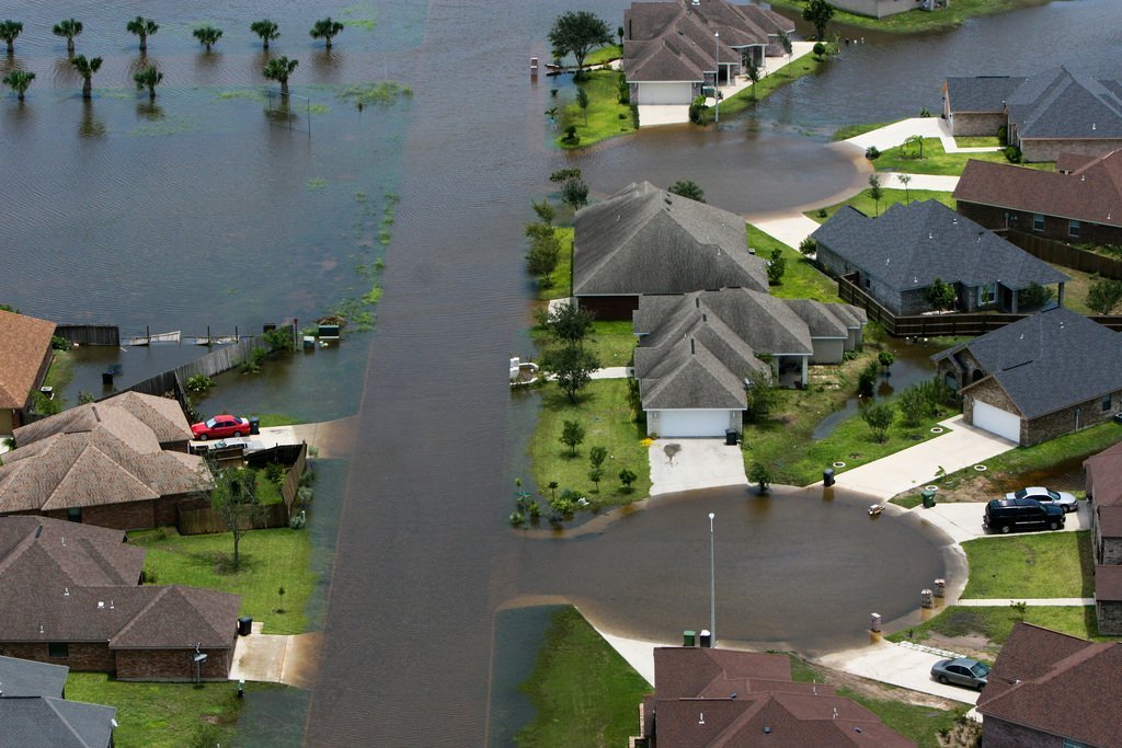 weather_history's tweet photo. July 23, 2008:

Hurricane Dolly made landfall as a Category 1 on South Padre Island, Texas. The storm, which was one of many tropical cyclones that impacted the CONUS in 2008, knocked out several hundred thousand customers' power and dropped over 15" of rain in TX.

#wxhistory https://t.co/7vLgE04bD7
