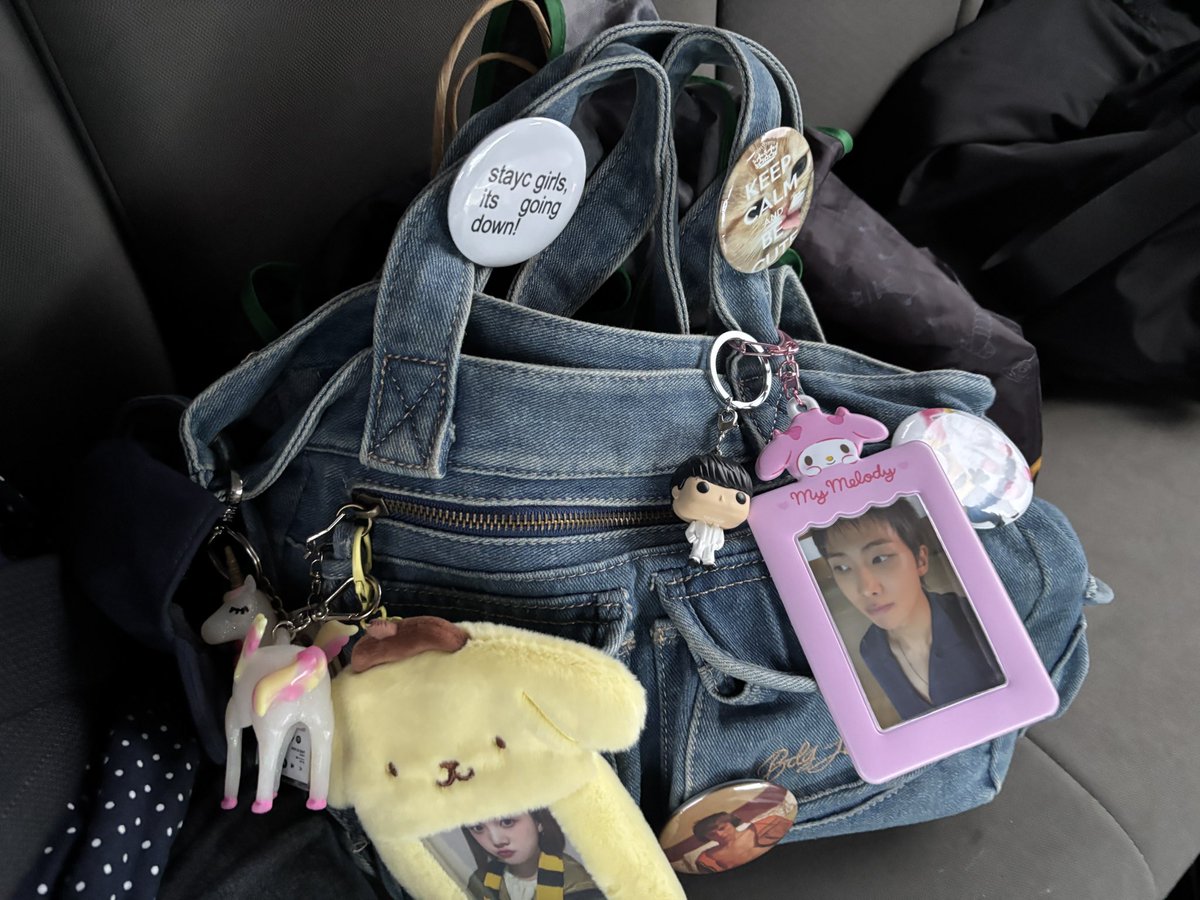 mybfie's tweet photo. my bag 2 weeks ago ⭐️ https://t.co/I7ulI2viFB