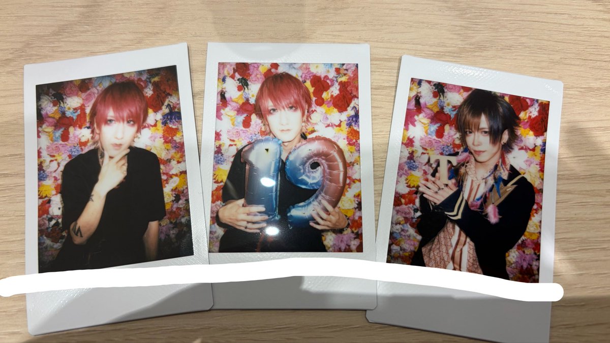 4e_x8's tweet photo. 【交換、お譲り】
vistlip 7/7 チェキ

譲→Yuhさん、海さん、瑠伊さん、Tohyaさん
求→智さん、定価

※海さんは交���優先

リプ、DMよりお声掛けください。 https://t.co/FvdVM4QCw2