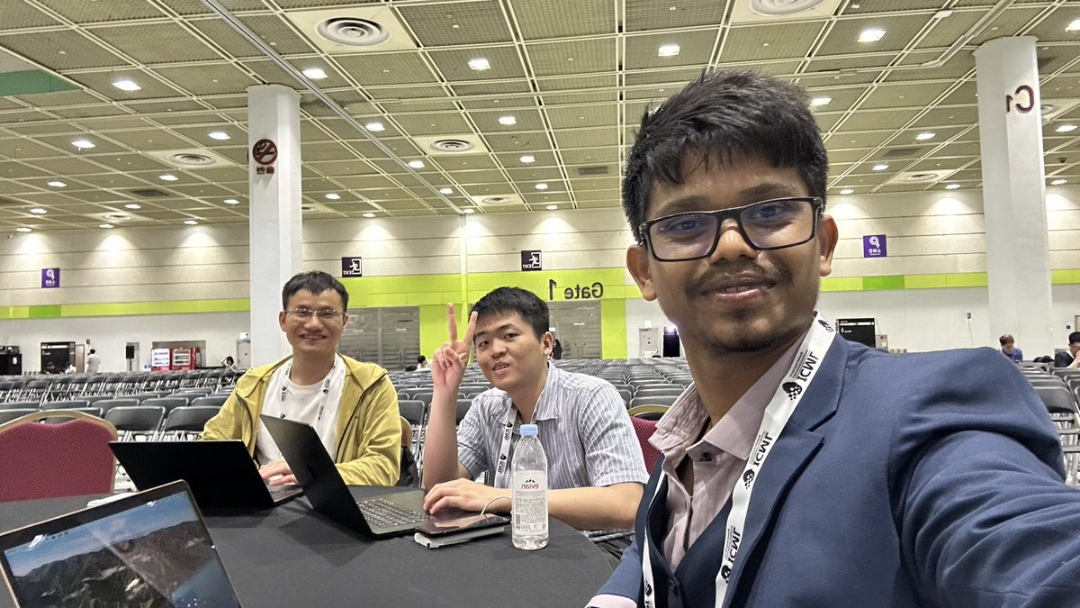 nislam_mohammad's tweet photo. We’re happily gathered in conference hall C1 for the exciting oral presentation of ICML-2026! 🇰🇷 My wonderful colleagues from China 🇨🇳 are also here with us. https://t.co/TIH0ErlSbZ