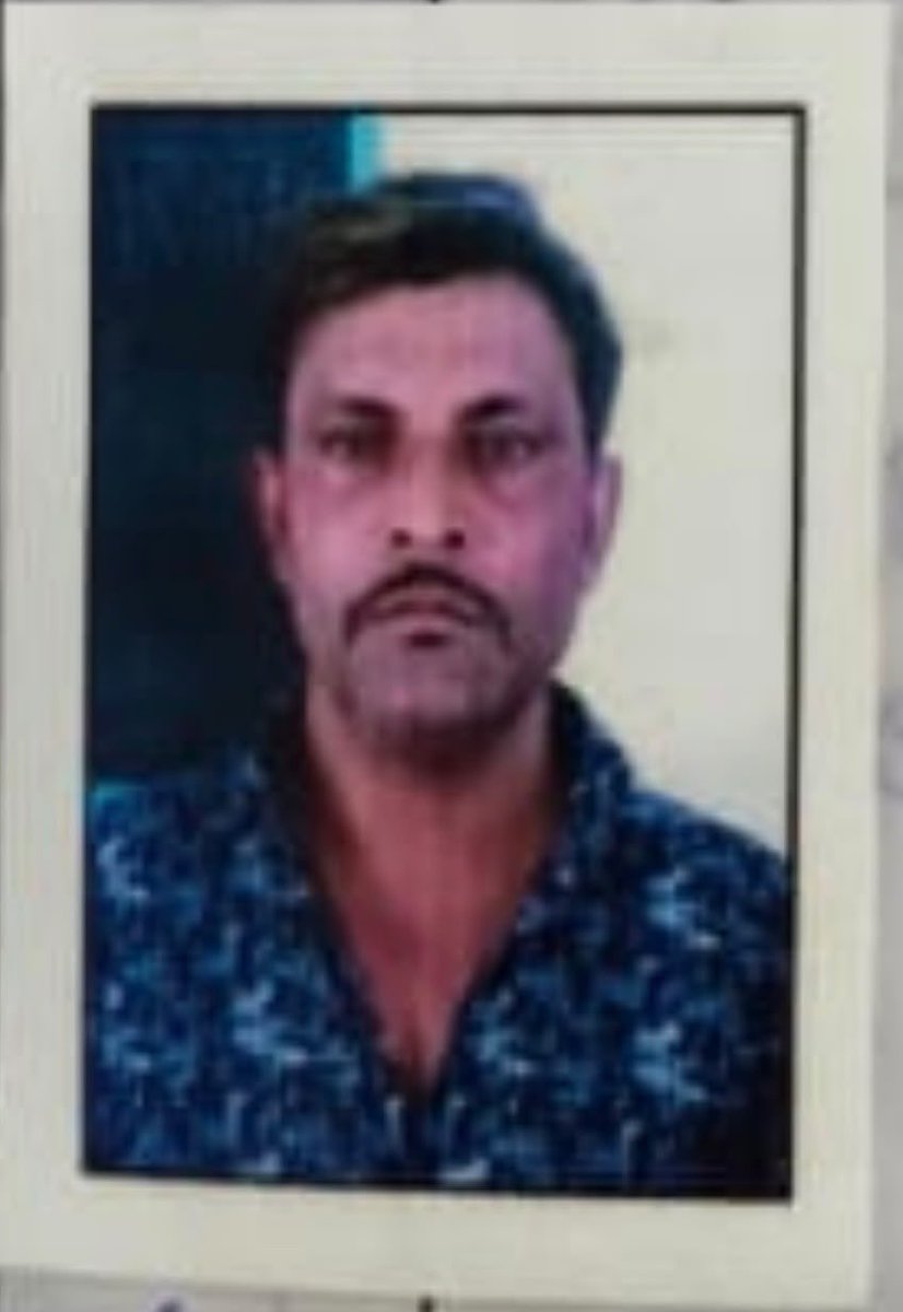 shalabhmani's tweet photo. UP STF के साथ मुठभेड़ में गीदड़ की तरह मारा गया खूंखार दरिंदा आसिफ, घरों में घुसकर डकैती और बेरहमी से पूरे परिवार को खत्म कर देने का आदती था आसिफ, जौनपुर में एक ही परिवार के पाँच लोग हुए थे इस वहशी का शिकार, आज इसका अंत हुआ !! https://t.co/EMoaB3z0h1