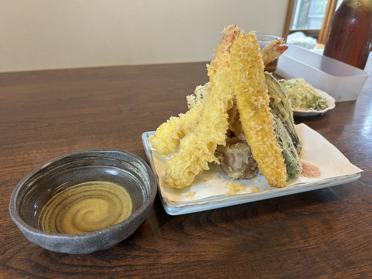 RINtkem's tweet photo. 久喜、蛇の目屋。
すんげぇのきたぞ https://t.co/wyRlmLsqjO