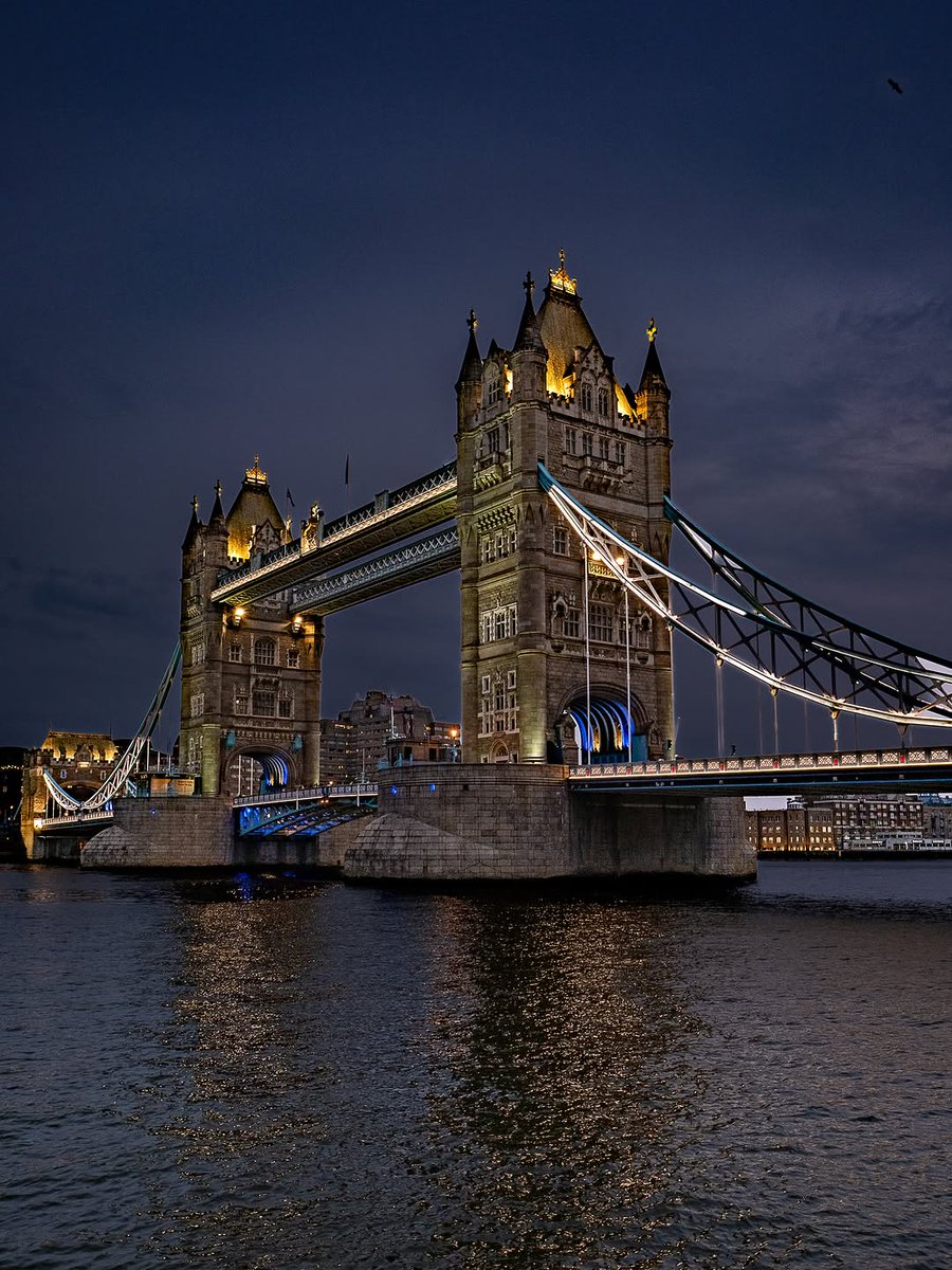 PrettyCitiesX's tweet photo. Tower Bridge, London 🇬🇧 https://t.co/8xmLPVzVmR