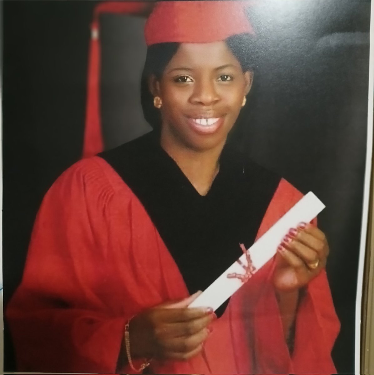 levartzs's tweet photo. Graduation 14x11 
Watercolor paper
Get your portrait today. https://t.co/vZ6I8L6ApN