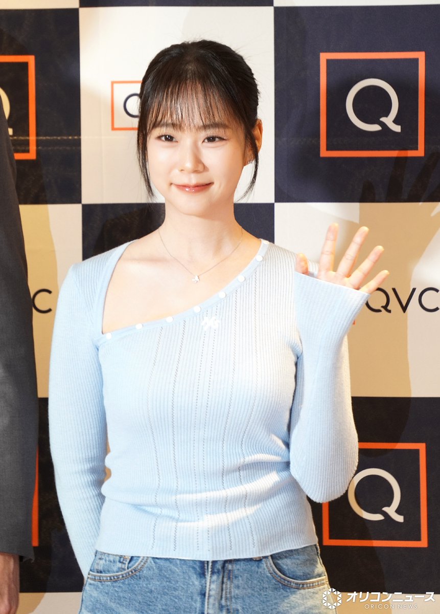 oricon's tweet photo. KARA の ハン・スンヨンが来日✈️

デビュー19年目の本音吐露
「これからも頑張っていい姿を見せたい」

今後の活動にも言及した✍️
https://t.co/EyN22CK10z

QVC「夏を乗り切るスキンケア」を学ぶ
トークショーに登壇📸 https://t.co/PydsOtuBZ7