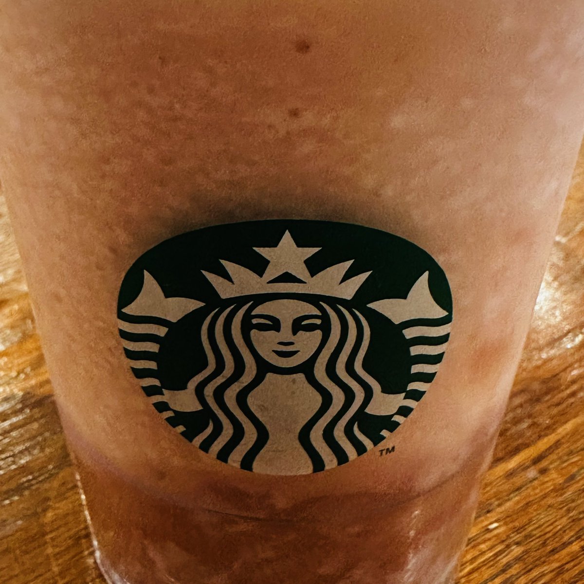 YU__RO's tweet photo. 陰キャでもスターバックスに行きたい、そんなスターバックスチャレンジを久しぶりに敢行しました

…バレてない、陰キャだとバレてないっ！ https://t.co/MSLJKTiVqt