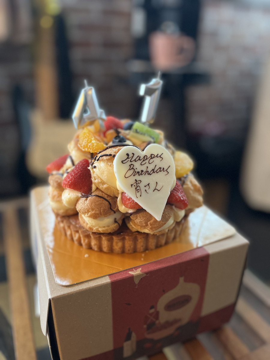 aoaotoko's tweet photo. 今年の宵さんのお誕生日ケーキです🎂
宵さんHappy Birthday🎉🥳 https://t.co/USyN08cNL9