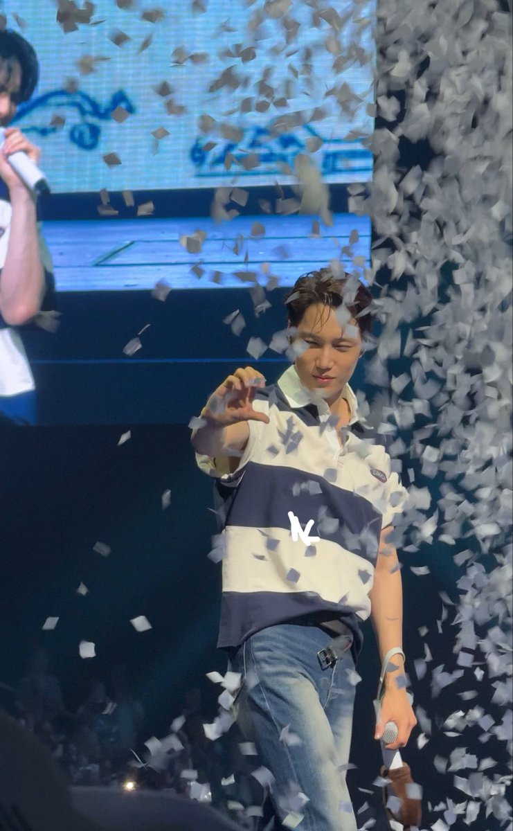elysetable's tweet photo. 하트 하고 있는데 컨페티 터져서 놀랐어ㅋㅋ

260705 엑소라이즌 EXhOrizon in Manila
#카이 #KAI #EXhOrizon #EXhOrizoninMANILA https://t.co/kcN4cuUGy3