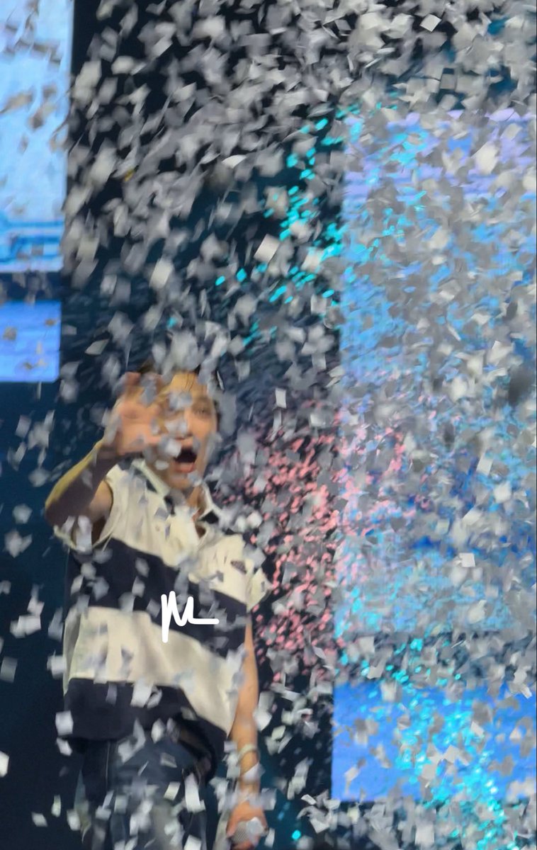 elysetable's tweet photo. 하트 하고 있는데 컨페티 터져서 놀랐어ㅋㅋ

260705 엑소라이즌 EXhOrizon in Manila
#카이 #KAI #EXhOrizon #EXhOrizoninMANILA https://t.co/kcN4cuUGy3