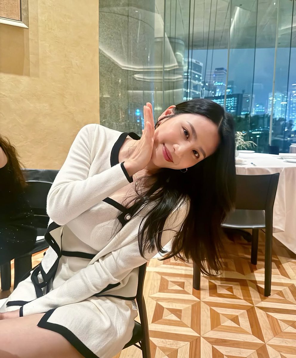 ConnorSull48391's tweet photo. 做咗奶樽4個月
其實都仲未試過夜晚放低bb自己去街
但咁岩朋友生日
所以我終於放左自己幾個鐘break
同朋友們出去食左餐生日飯
雖然成餐飯不停擔心個女又不停睇cam
仲經歷咗幾次漲奶唔係好舒服
但我真係好耐無試過有屬於「自己」既時間
雖然我到最後歸心似箭無跟 https://t.co/YF4b8X2rFo