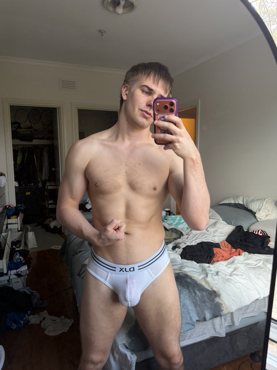 Zikzap12's tweet photo. love a tight fit https://t.co/2FZ6VvEP0T
