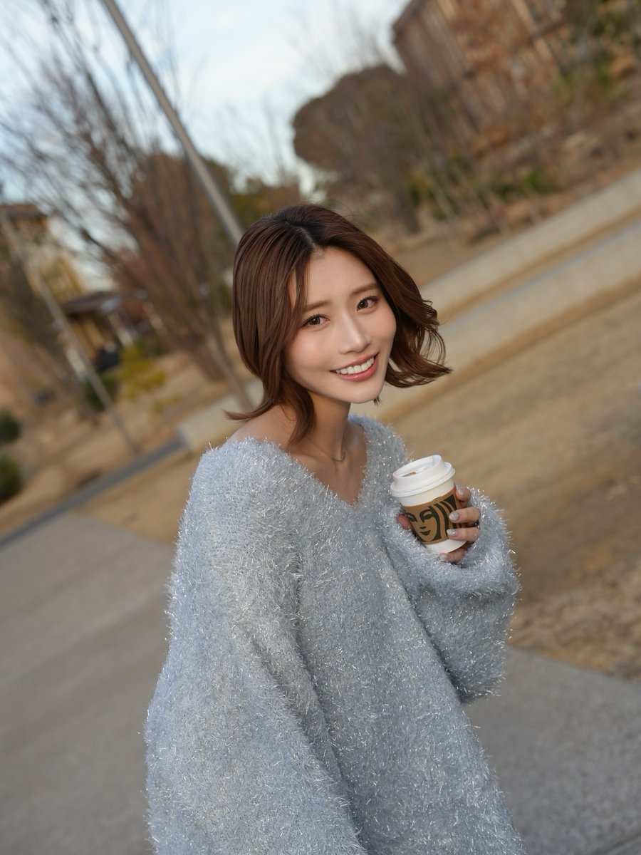 e5QG8's tweet photo. 河北彩花ちゃんが綺麗な鎖骨見せてくれてる😳
#河北彩花 https://t.co/Tt8mJupWSD