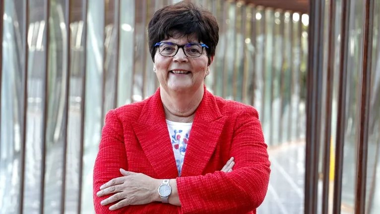 ForoHistorico's tweet photo. ¡Novedad #PersonajesFHT: Carmen García Mateo, una de primeras pioneras españolas en tecnología del habla, procesamiento de voz y biometría! 🗣️

En 2026 hizo historia al convertirse en la primera rectora de la @uvigo.

Descubre su trayectoria. 👉https://t.co/kNKuvFCGF9 https://t.co/15zTn16dua