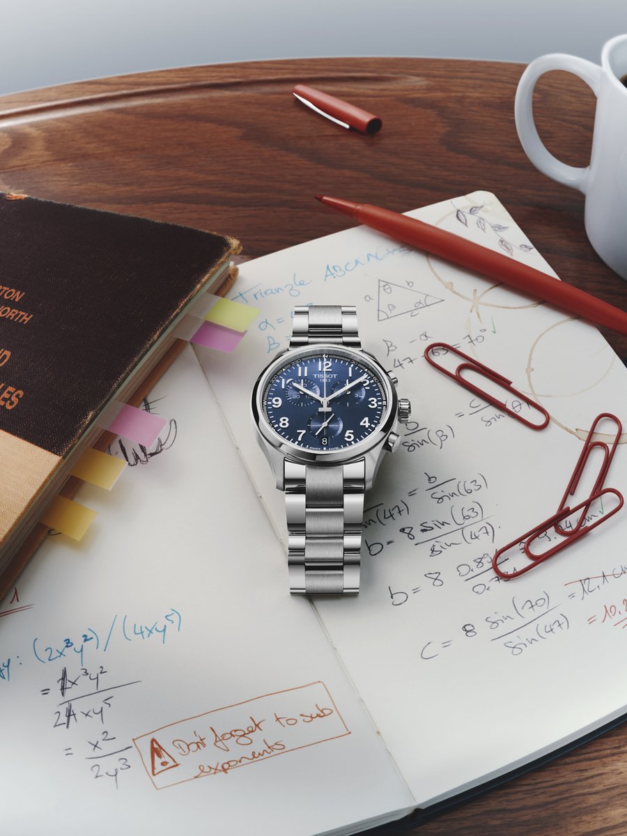 MinutaCZ's tweet photo. Škola je za námi.
Teď přichází čas na vlastní tempo.

Tissot Chrono L 42 mm spojuje sportovní chronograf, modrý ciferník a čistý švýcarský styl — přesně pro novou kapitolu, která už nemá rozvrh.

Kde je vyzkoušet? https://t.co/Brm8hLOs4c https://t.co/H3CJ0rLpSH
