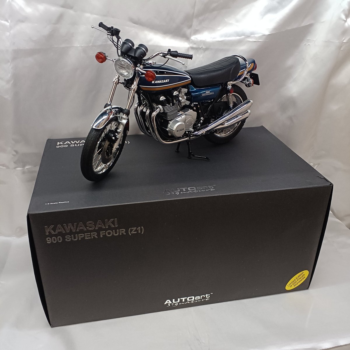AUTOart 1/6の #KAWASAKI 900 SUPER FOUR(Z1)をお売り頂きました