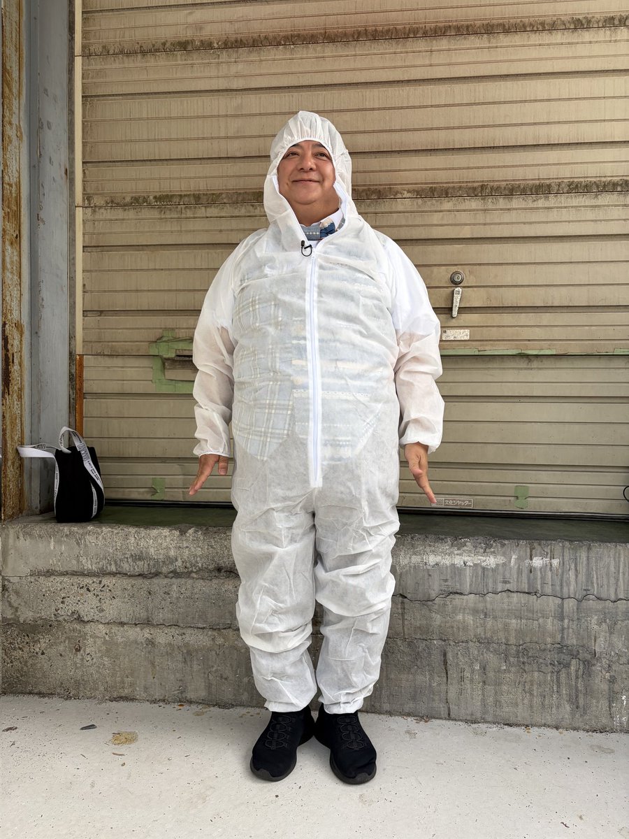 hikomaro_mg's tweet photo. 本日も朝からロケ！
30キロ近く痩せると特注じゃない既製品も着れます！

彦摩呂Mg https://t.co/MkO83oCXzl