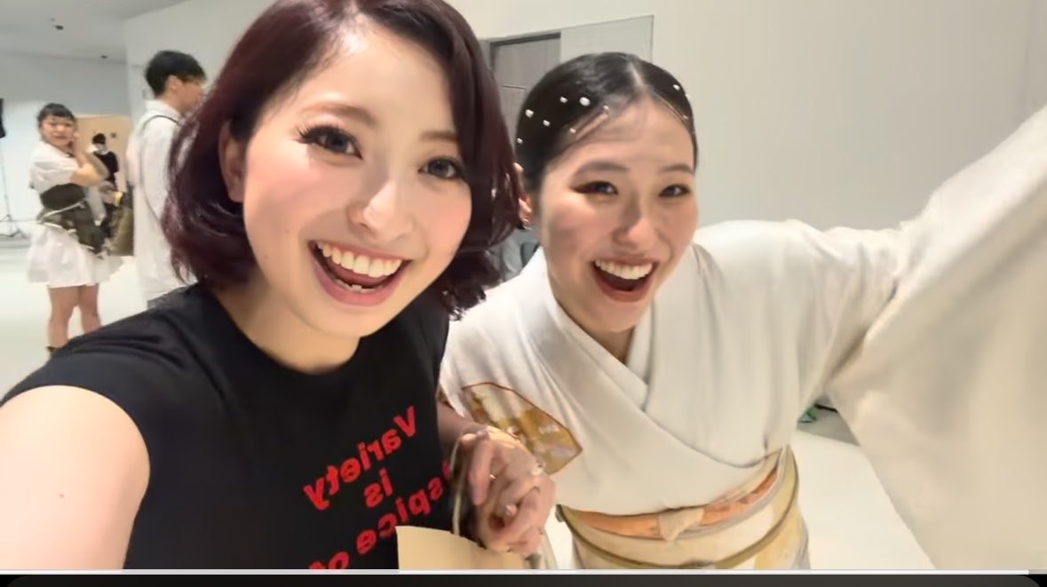 MaRin29nn's tweet photo. お嬢たんのYouTubeに映った！！❤️
嬉しい！！爆笑
https://t.co/hgRWGG7ZC2

@Marin1__7 https://t.co/5J79ZSVZLV