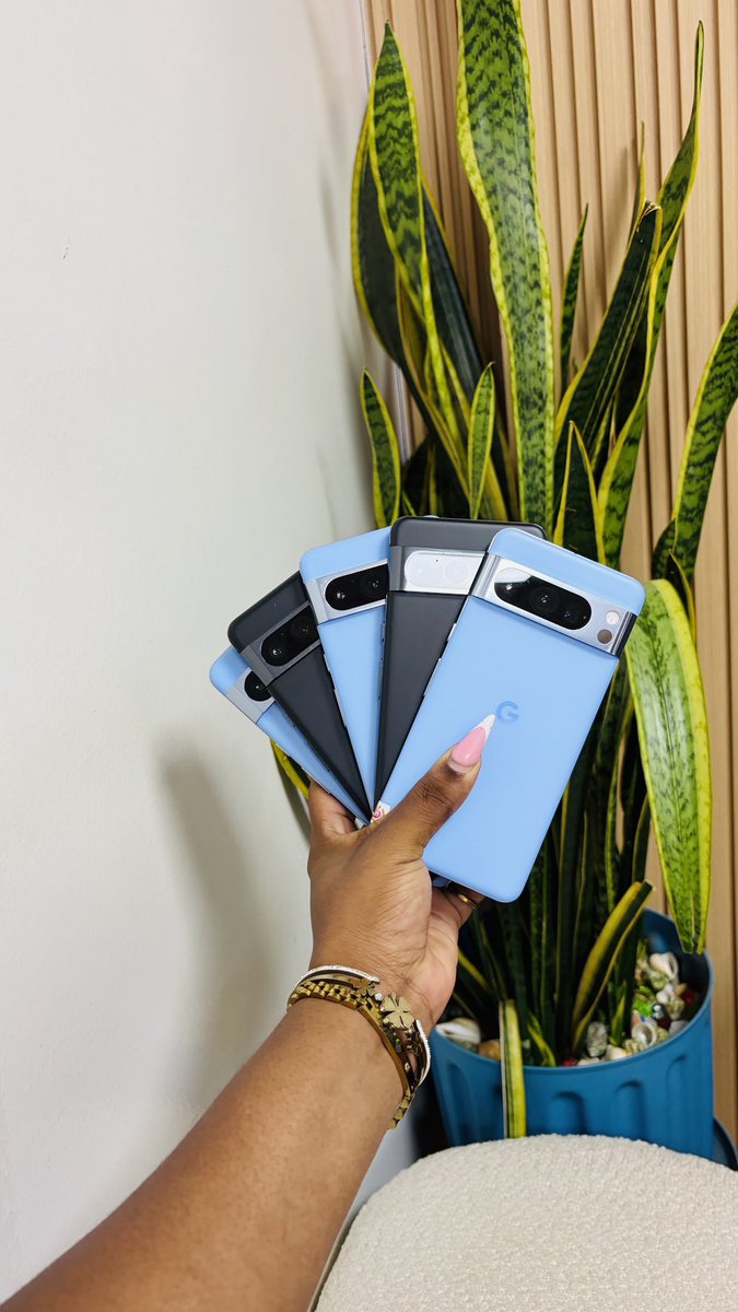 PhoneExpressKe's tweet photo. CAPTURE YOUR BEST LIFE.🔥

Google Pixel 8 Pro 5G
Color code:Bay Blue🐟
Condition; Pristine Mint🫧
12GB Ram|256GB Storage
Ex-USA🇺🇸
Neat🫧
⚙️Powered by Google Tensor G3
🔋5050mAh
📸50 Megapixels
📑6 Months Warranty 
🗜️GPU Nano-Core
🎥4K@60fps
📶Dual SIM (+E-Sim)
📺LTPO Amoled 120Hz
6.7 inch Screen
🏷️Free 45 Watts Super Fast Charger + Cable
🏷️Free Premium Clear Case
🏷️Free Deluxe  OG Ceramic Screen Guard
Delivery Countrywide 📦🚚
53,000ksh
Happy Shopping 🛍️ 🛒